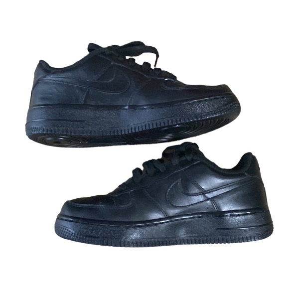 Nike Air Force 1s Black - Picture 4 of 5